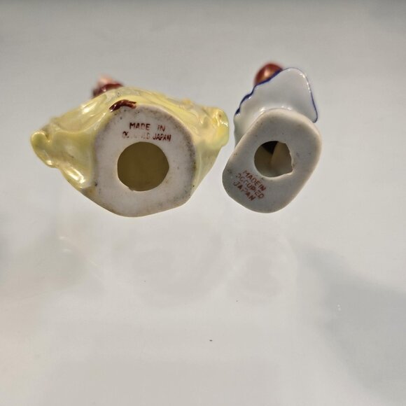 Vintage 1940s Occupied Japan Colonial Couple Post WWII Era Porcelain Figurines - Picture 5 of 7